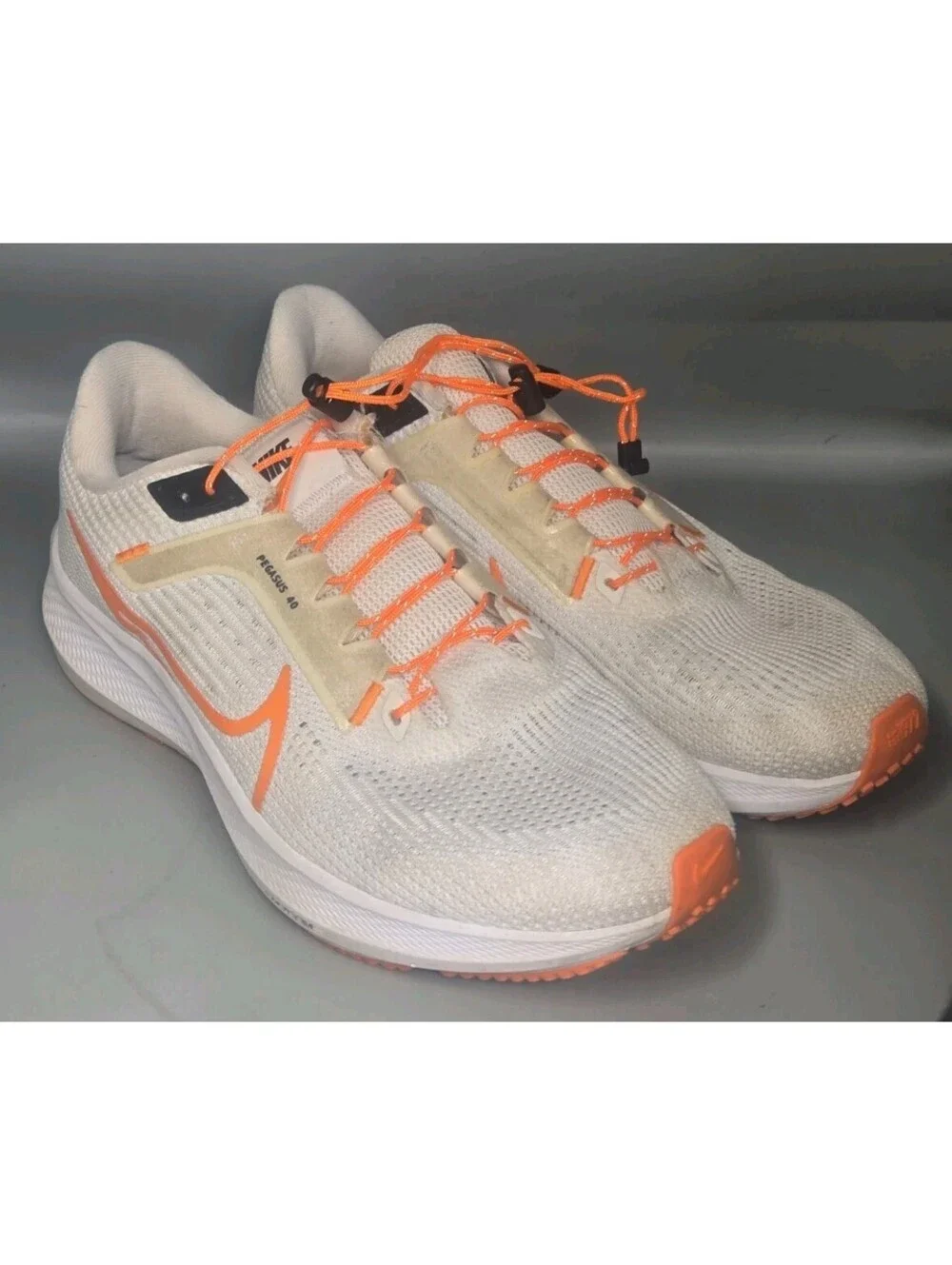 Nike Air Zoom Pegasus 40 Mens size 7.5 White, Orange, Black Pre-Owned
